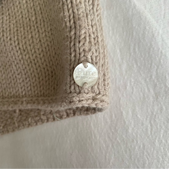 Sweater With Buttons Detail - Picture 7 of 10